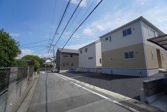 前面道路含む現地写真。