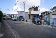 前面道路は西側約5.9～6ｍの公道に面しています＾＾