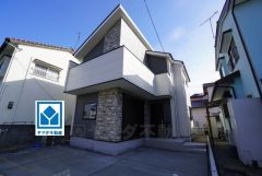 南西向き＾＾4LDK＾＾駐車スペース2台分＾＾（軽自動車含む） コンビニ、スーパー徒歩約15分圏内＾＾ 地下鉄空港線「福岡空港」駅までバス約15分。