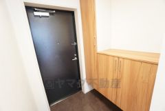 ご家族の靴をスッキリと片付けられるシューズボックス付きの玄関です＾＾スッキリと片付いた玄関は気持ちがいいです。