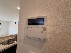 おいだき機能つきなのでお風呂に入る時間が異なるご家庭には嬉しいですね。ボタン一つで快適で便利な生活が＾＾