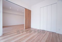 5帖洋室。住む人のこだわりを活かす洋室＾＾広めのクローゼットもあり荷物もすっきり片付けられ、ゆとりのある暮らしが出来ます＾＾