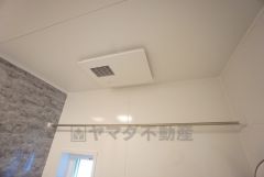 浴室暖房乾燥機付きなので梅雨時期や花粉、PM2.5が酷いときなどのお洗濯に便利ですね＾＾