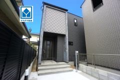 オール電化。リビングは吹抜けで明るく開放感のある空間＾＾3LDK。駐車2台分。西鉄バス「長住四丁目」まで徒歩7分＾＾天神・博多方面のバスが、数分おきにきます＾＾