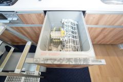 家事の時間が短縮できる食器洗浄乾燥機付。後片付けもラクラクです＾＾