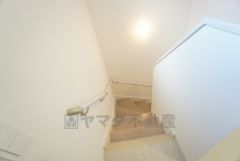 リビングスルー階段は顔を合わせる時間が増えるので、ご家族とのコミュニケーションがとりやすく距離がグッと縮まりそうですね＾＾ 