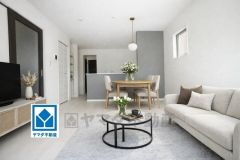 家族が集まる開放的なリビング。思い思いの時間を過ごしたり食事をしたり、素敵な団らんの場になりますね。 家具はCGによるイメージ画像