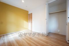 クローゼット付きなので、すっきりと整理整頓でき気持ちよく過ごせますね＾＾