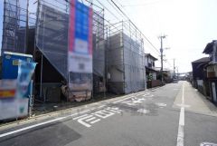 前面道路は西側約6.14ｍの公道に面しています＾＾