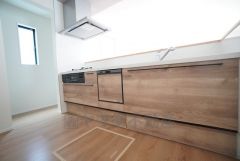 対面式キッチンなのでリビングにいるご家族とコミュニケーションを取りながら洗い物や、お料理が楽しめそうですね＾＾