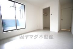 2面採光を確保した爽やかな風を感じて起きる朝は、快適生活の始まりに。ウォークインクローゼット付きなので、すっきりと整理整頓でき気持ちよく過ごせますね＾＾ 