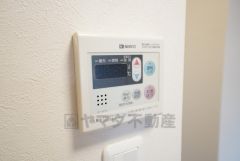 おいだき機能つきなのでお風呂に入る時間が異なるご家庭には嬉しいですね。ボタン一つで快適で便利な生活が＾＾