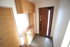 ご家族の靴をスッキリと片付けられるシューズボックス付きの玄関です＾＾スッキリと片付いた玄関は気持ちがいいです。