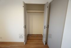 収納量たっぷりのクローゼット付です。