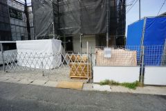 駐車スペースはゆとりある2台分を確保。マイカー用に、お客さま用に、余裕を持ってご利用いただけます。