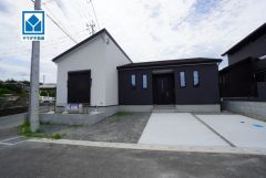 角地＾＾生活がワンフロアで完結、平屋建て。JR「田代」駅(自転車4分/1ｋｍ)