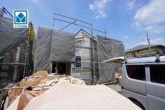 弥生が丘小学校(歩5分)。敷地面積約70坪＾＾カースペース3台分。西鉄バス「弥生が丘四丁目」歩2分。JR鳥栖駅行＾＾