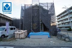 キッチン横に広々としたパントリー付き＾＾洗面室にも近く、食料品だけでなく日用品などの収納にも＾＾