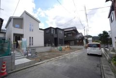 前面道路は西側約4.5～4.9ｍの公道に面しています＾＾ 