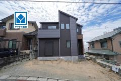 4LDK。西鉄「大橋」駅(自転車9分/2ｋｍ)。筑紫丘小(歩6分)。筑紫丘中(歩10分)。P並列3台分＾＾