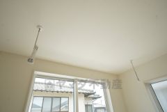 窓際に室内物干し付き＾＾雨の日や花粉の季節の洗濯も安心です＾＾