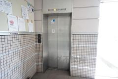 エレベーター完備。