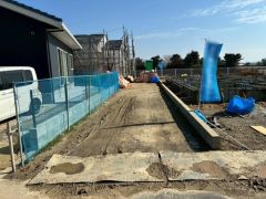 カースペースは縦列3台を確保＾＾マイカー用に、お客さま用に、余裕を持ってご利用いただけます。