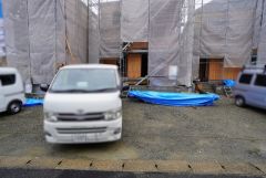 カースペースは3台分を確保＾＾（車種による）マイカー用に、お客さま用に、余裕を持ってご利用いただけます。