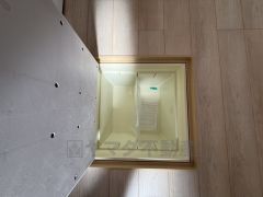 キッチンに床下収納があります。長期保存ができるもの、調理器具、防災グッズを入れておくのもいいですね。