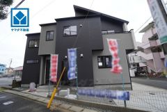 シンプルでいつまでも飽きのこないデザインが周囲の環境に調和し、どんなご家族にもフィットするデザインです＾＾