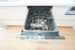 炊事時間を大幅に短縮できる食器洗浄乾燥機付き＾＾食器を洗う手間が減るので家族とのコミュニケーションの時間や自分の時間が増えますね。