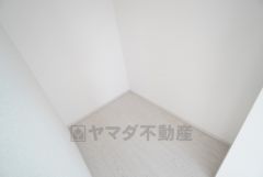ウォークインクローゼットには扉を付けていないので部屋がより広く感じられますね。