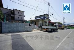 前面道路含む現地写真。