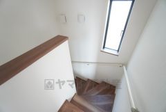 リビング階段は顔を合わせる時間が増えるので、ご家族とのコミュニケーションがとりやすく距離がグッと縮まりそうですね＾＾