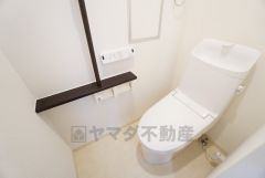 ウォシュレット、暖房便座、節電・節水機能など、使い勝手のよい高機能トイレです。