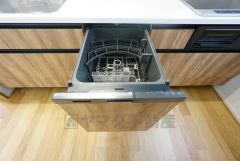家事の時間短縮につながる食洗機付き。