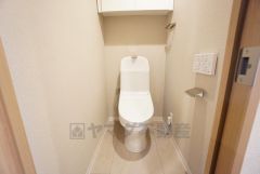 節水、お掃除ラクラクなウォシュレット付の高機能トイレ。