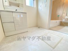 ゆとりのある広さの洗面脱衣室＾＾