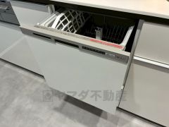 炊事時間を大幅に短縮できる食器洗浄乾燥機付き＾＾食器を洗う手間が減るので家族とのコミュニケーションの時間や自分の時間が増えますね。