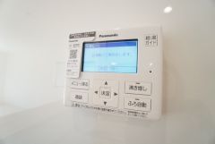 おいだき機能つきなのでお風呂に入る時間が異なるご家庭には嬉しいですね。ボタン一つで快適で便利な生活が＾＾