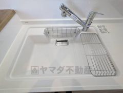 大きなお鍋も楽々洗える幅の広いシンクです＾＾