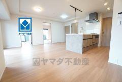 家族が集まる開放的なリビング。陽光あふれる明るい空間です＾＾