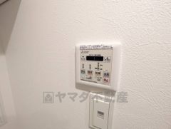 浴室暖房乾燥機付き＾＾梅雨の時期や花粉、PM2.5が酷いときなどの洗濯を干すのに重宝しそうですね＾＾