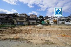 生活がワンフロアで完結する平屋建て＾＾敷地約73坪。駐車3台分＾＾西鉄バス「六本松」歩3分。