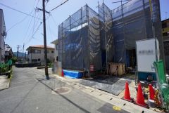 前面道路は南東側約4ｍの公道に面しています＾＾
