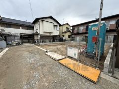 前面道路。北東側4ｍ私道に面しています。