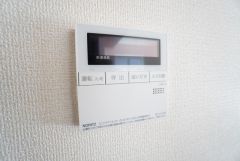 おいだき機能つきなのでお風呂に入る時間が異なるご家庭には嬉しいですね。ボタン一つで快適で便利な生活が＾＾