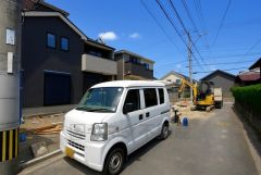 前面道路は南東側約3.9ｍの公道に面しています。
