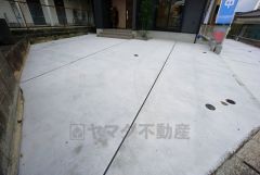 カースペースは2台分なのでご夫婦で1台ずつ所有している場合や来客時に便利ですね＾＾