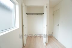 クローゼット付きなので、すっきりと整理整頓でき気持ちよく過ごせますね＾＾